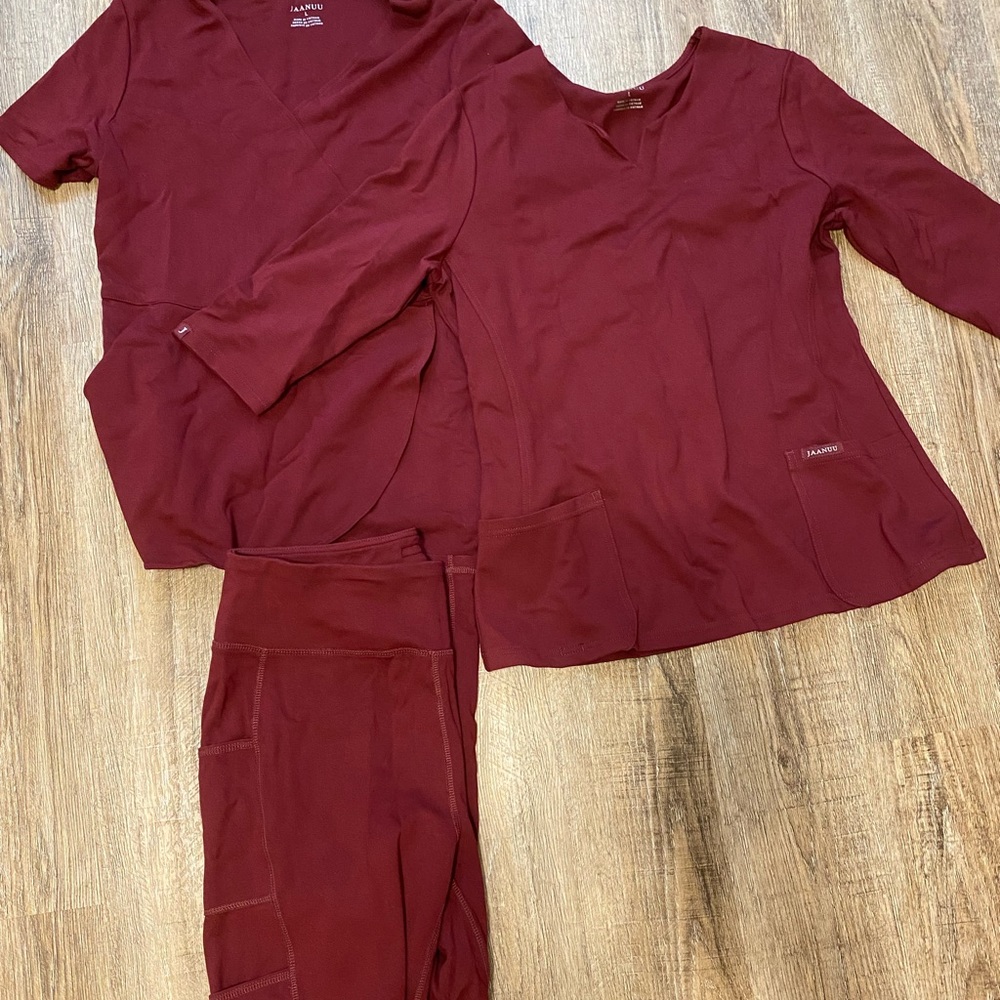Jaanuu Scrub set- Wine, size large